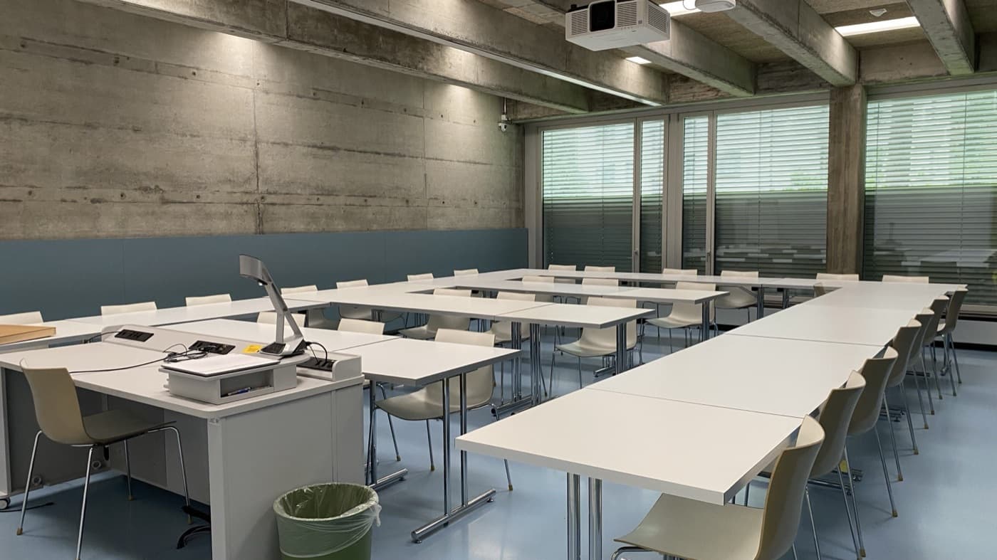 FRE-D-14 Seminarraum room view