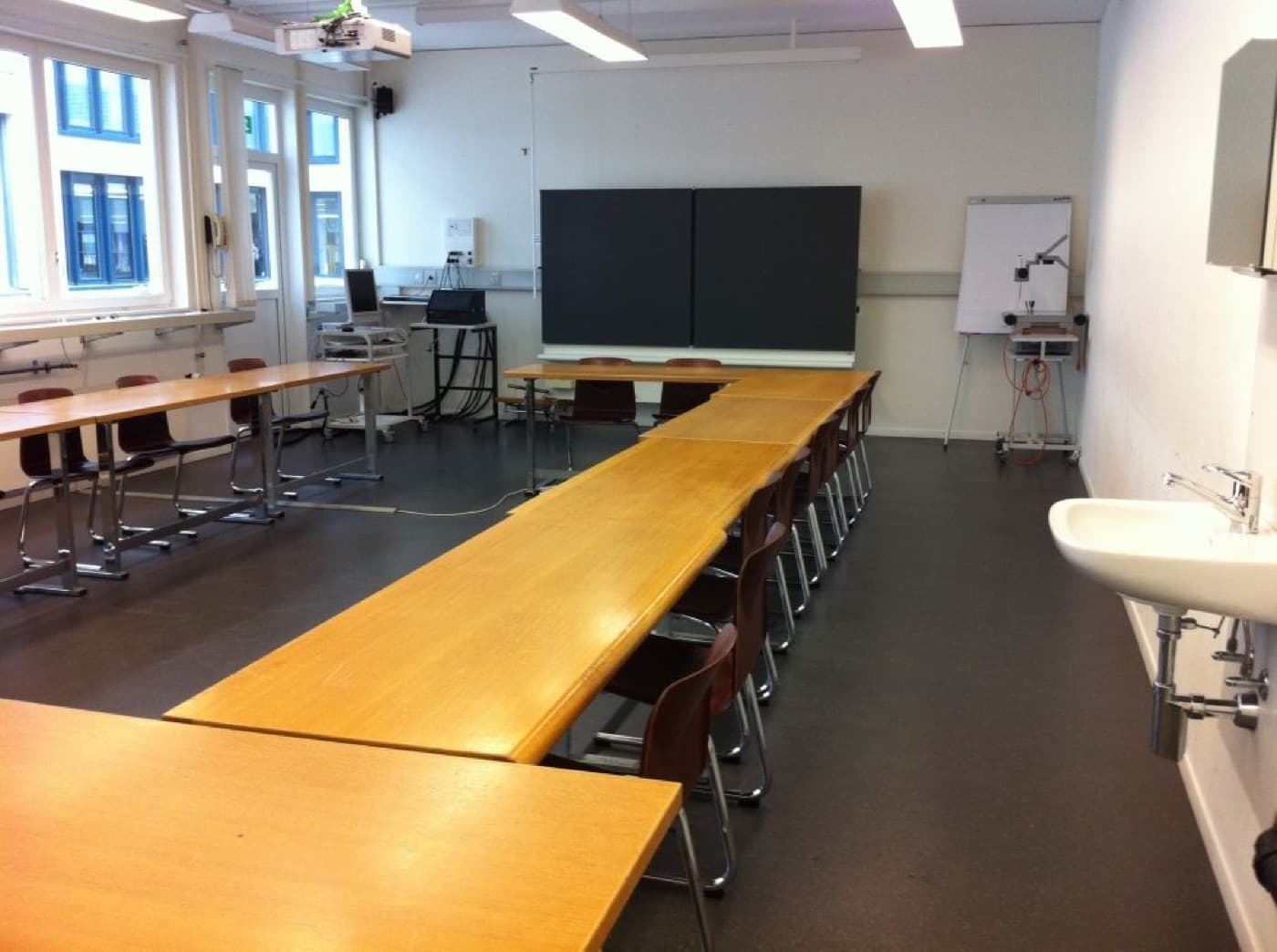 GLT-A-02 room view