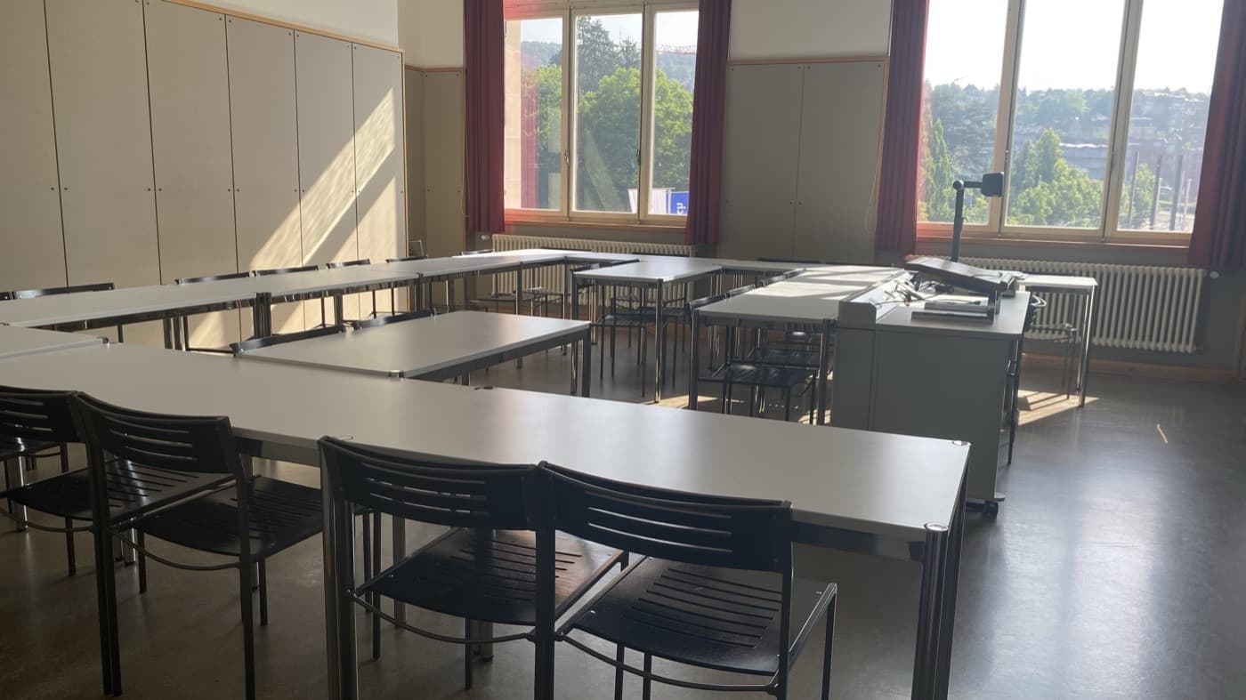 KOL-F-103 Seminarraum room view