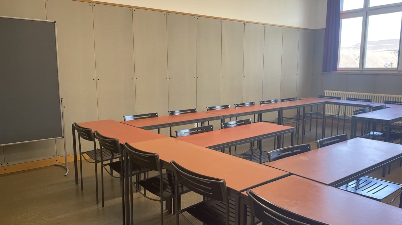 KOL-H-320 Seminarraum room view