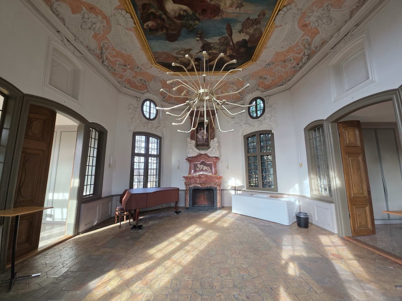 KUM-E-1 Entrance Hall room view