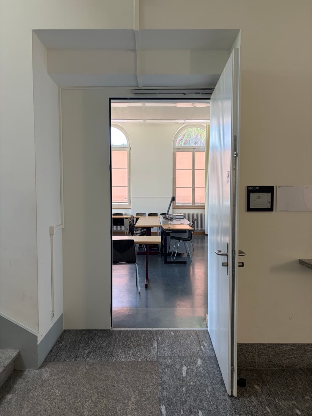 SOC-F-101 Seminarraum room view