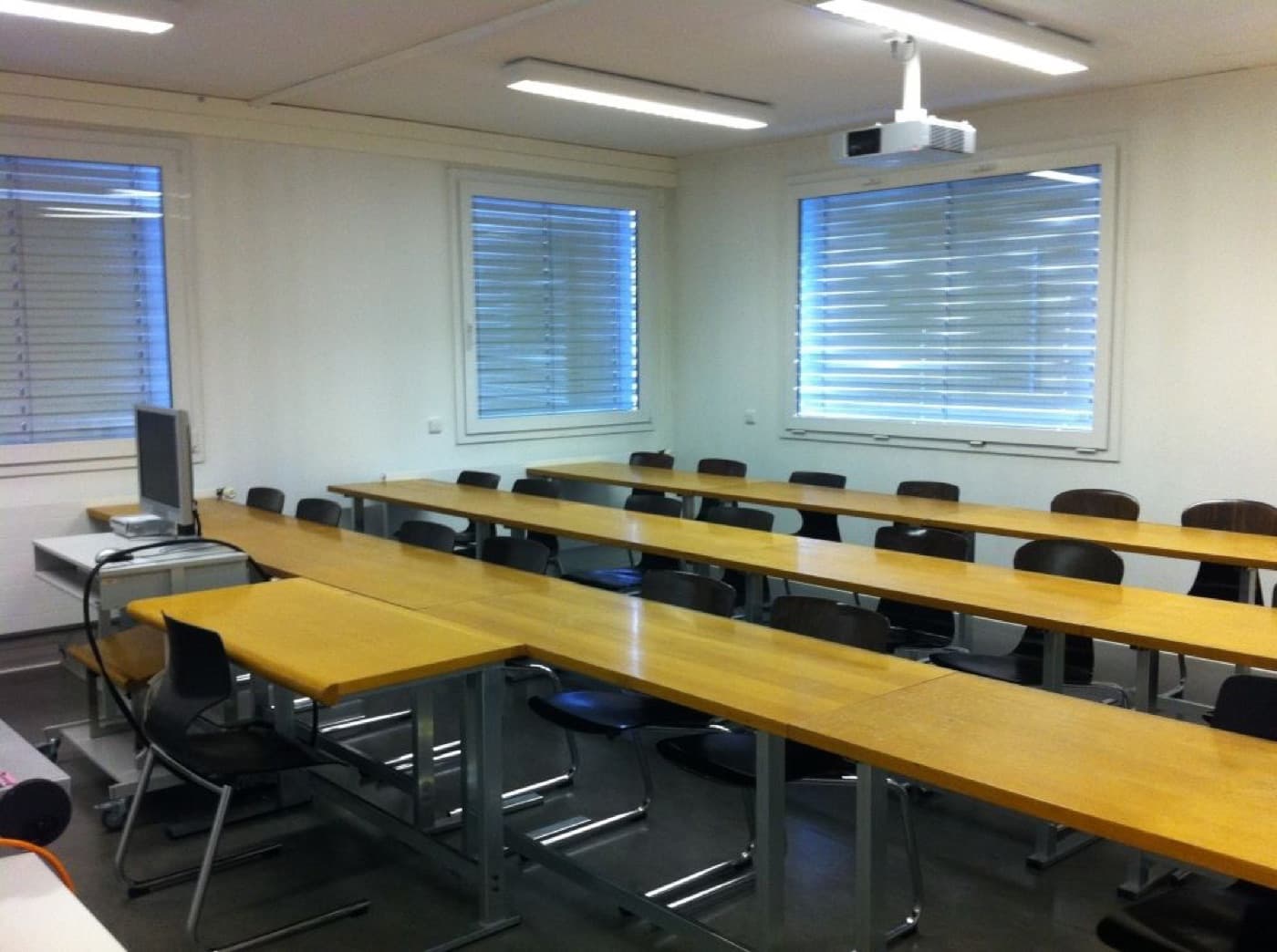 SOE-F-1 Seminarraum room view