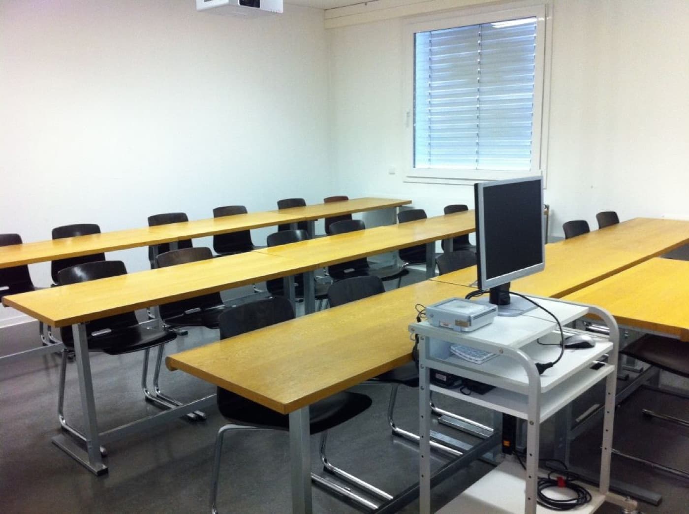 SOE-F-9 Seminarraum room view